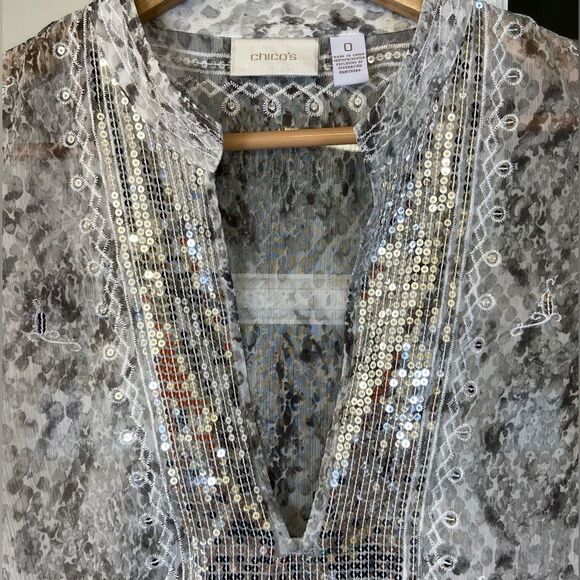 Chico’s Sheer with Sequins Gray and White Tunic Chico's Size 0 - Picture 15 of 15